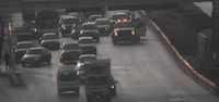 بالفيديو- توقيف شاحنة مشبوهة على أوتوستراد الدورة
