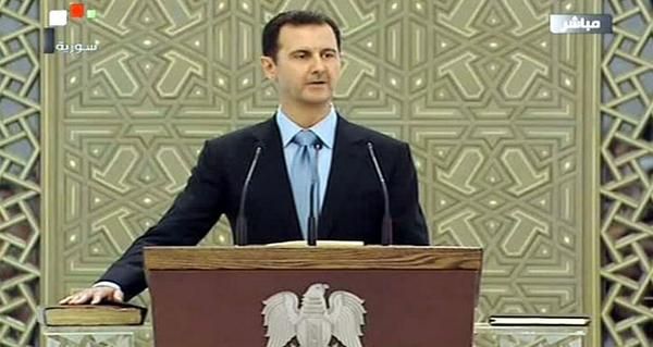 الأسد: من ينتظر انتهاء الحرب من الخارج واهم