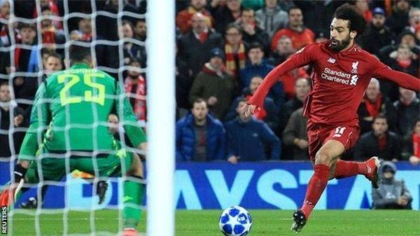 ليفربول يهزم نابولي بهدف لمحمد صلاح وبرشلونة يتعادل مع توتنهام