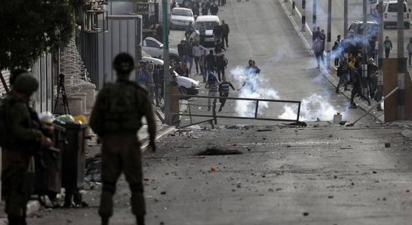 مواجهات وإصابات واعتقالات خلال اقتحام قوات الاحتلال مخيم الدهيشة جنوب بيت لحم