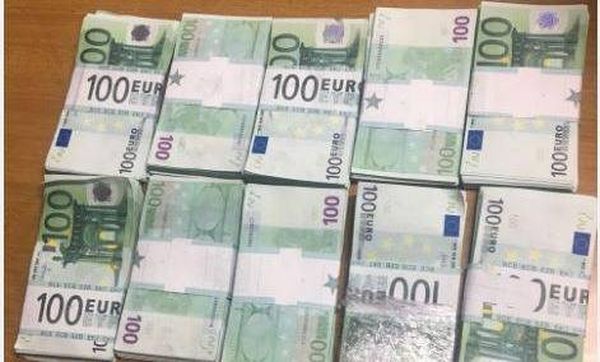 ضبط 100 ألف يورو مزيّفة في مطار بيروت