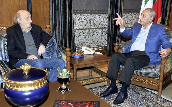 
أجواء بري ــ جنبلاط جيّدة واللقاء مع السنيورة قريب...
اعتماد المداورة في الوزارات وبري يؤكّد ...ذلك
عون الى الفاتيكان والحريري يبذل جهوداً