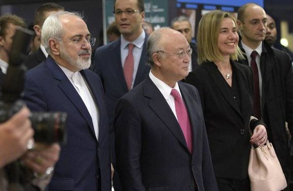ايران سترد على القرار الأميركي بتمديد العقوبات بقانون يعجّل تخصيب اليورانيوم بدرجات عالية جدا.. هل تعيين ترامب “الكلب المجنون” وزيرا للدفاع مقدمة لحرب بين البلدين؟ ولماذا صوت الكونغرس بإجماع ساحق على التمديد؟ وأين موقع عرب الخليج في أي مواجهة محتملة؟
