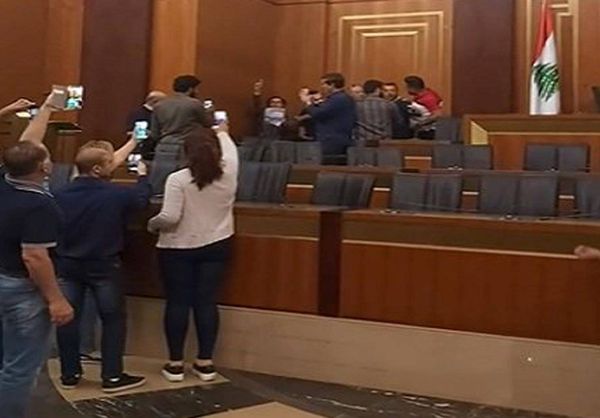 الميوعة تجتاح الساحة اللبنانية ومخطط للارباك والفوضى من هي الجهة التي تحرك الاضرابات وتمنع انجاز الموازنة
