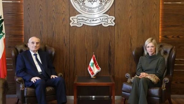 وزير الدفاع بحث مع بلاسخارت
مؤتمر باريس والمرحلة الثانية من خطة الجيش