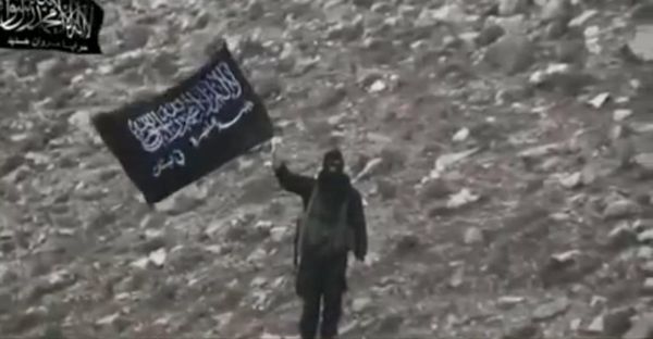 لبنان في عين... القاعدة
