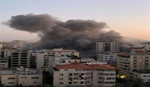 بالفيديو:  لحظة استهداف الطائرات الاسرائيلية برج الشروق وسط غزة