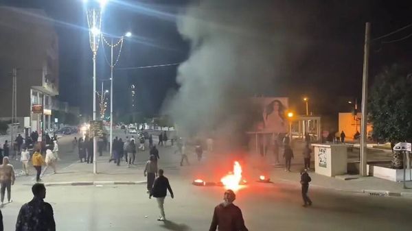 تونس: احتجاجات في القيروان بعد وفاة شاب خلال مطاردة أمنية