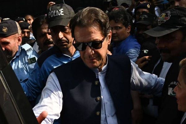 بعد صدور حكم ضدّه.. إلى أين نُقل عمران خان؟
