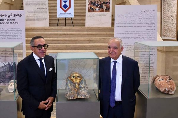 بعد 6 سنوات من التحقيقات.. لبنان يعيد 37 قطعة أثرية إلى مصر