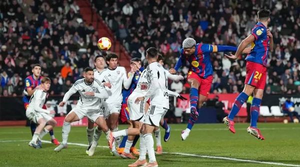 برشلونة يتفوق على قاهر ريال مدريد ويبلغ نصف نهائي كأس اسبانيا