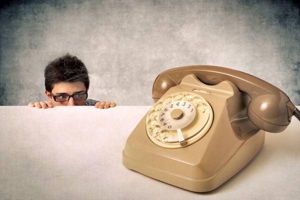 7 علامات تدلّ على أنك مصاب بـ "فوبيا الهاتف"