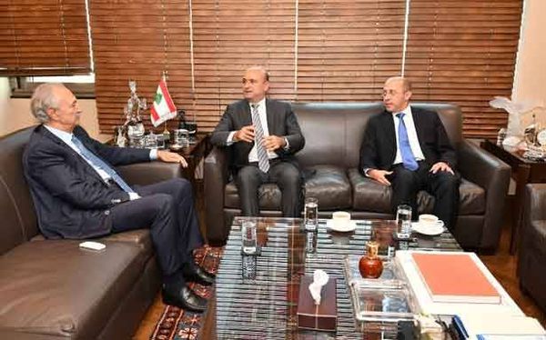 «تناغم وطني» بين الصفدي وموفدي عون