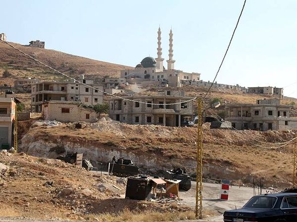 ينتمي إلى تنظيمات إرهابية و