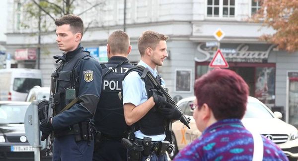 الشرطة الألمانية تلقي القبض على مشتبه به في حادثة الطعن
