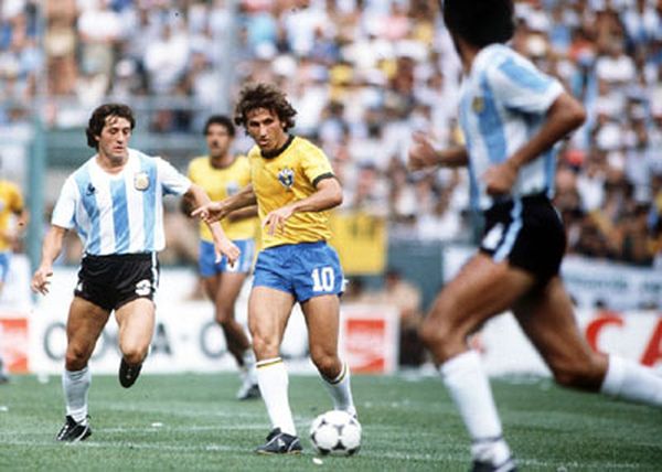كأس العالم في كرة القدم من عام 1930 حتى عام 2010
1982 : باولو روسي يقصي البرازيل وايطاليا بطلة للمرة الثالثة