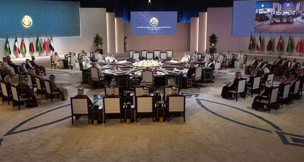 القمة الخليجية تؤكد على ضرورة الوصول إلى وقف دائم لإطلاق النار وإعادة إعمار غزة