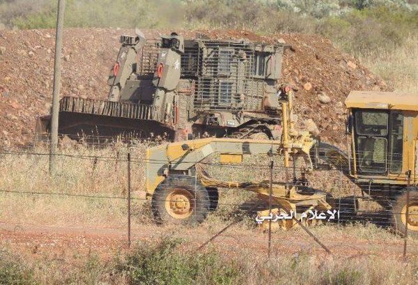 بالصور: تحرّكات إسرائيلية في الوزاني.. جرافات وسواتر ترابية!