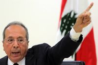 السيد إلى وزير الإتصالات: ما فيك تساوي الفقير بالغني