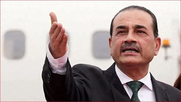 قائد الجيش الباكستاني يزور طهران غداً