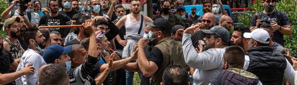 التوتر الداخلي «يملأ الفراغ» بانتظار نتائج الحوار الاقليمي ومؤتمر فيينا
لبنان مساحة «للنوايا الحسنة» بين طهران والرياض واسرائيل «متوترة»؟
«المزايدات» السياسية تحاصر القضاء في الشارع والبحث جار عن تسوية!