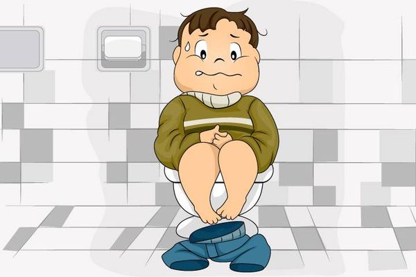 علاج الامساك في المنزل والعيادة