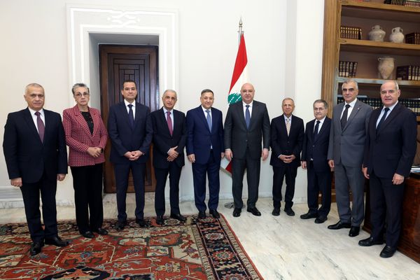 وفد نيابي يبحث مع رئيس الجمهورية مستقبل مهمة "اليونيفيل" في الجنوب