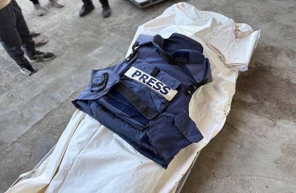 غزة: 11 قتيلاً بينهم 3 صحفيين يعملون مع اللجنة المصرية