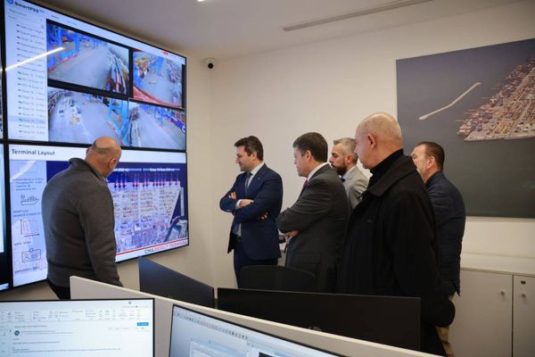 رئيس البنك الأوروبي لإعادة الإعمار زار مرفأ بيروت