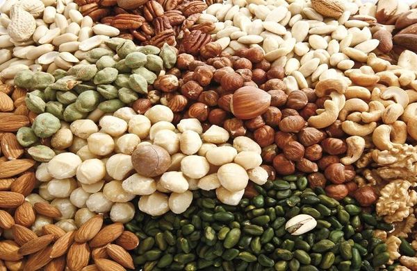 المكسرات.. من الأكثر فائدة إلى الأقل