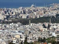 ما الذي  فجّر الوضع في عين الحلوة؟
