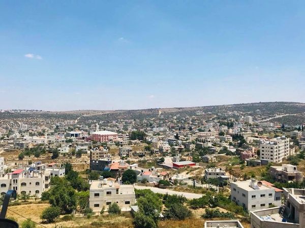 مستوطنون يعترضون جولة السفير الروسي في الضفة الغربية
