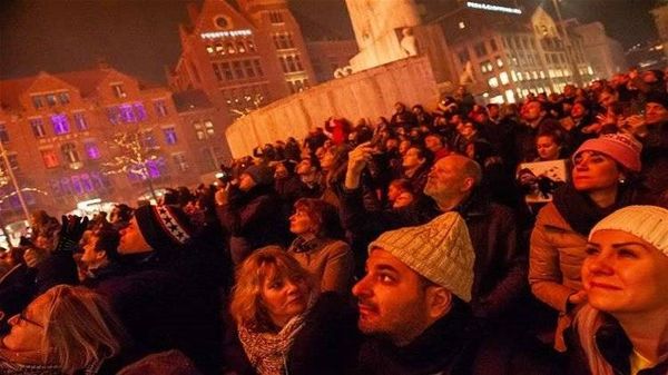 بالصور: لحظة ظهور صورة المسيح في سماء ايطاليا