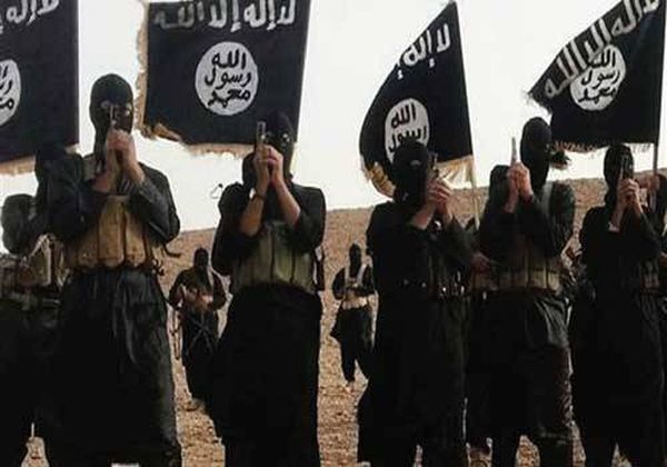 تنظيم “الدولة الاسلامية” ينذر معارضي التنظيم في دير الزور بالمغادرة..