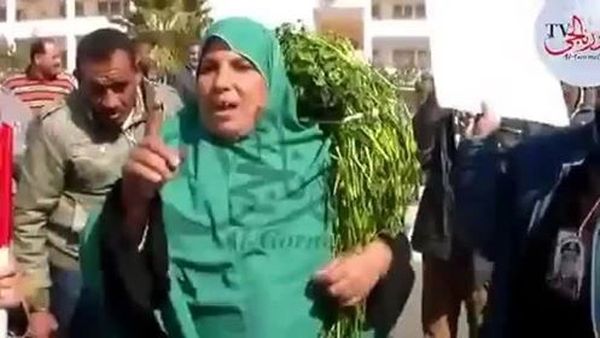 بالفيديو-سيدة 