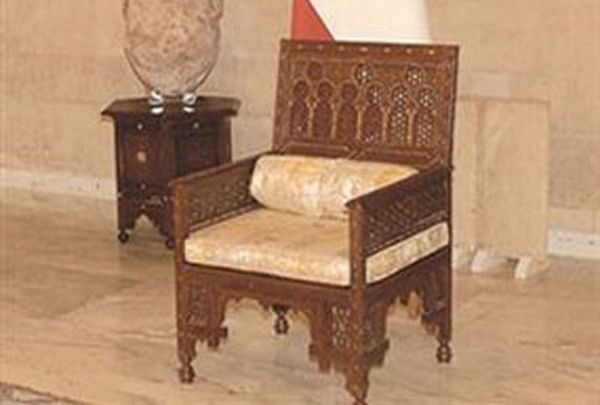 «الطائف استباح حقوق الرئيس المسيحي»
قيادي حزبي : على المسيحيين أن يعيدوا الصلاحيّات
الى الرئاسة الأولى قبل ان يتباروا بالترشح
