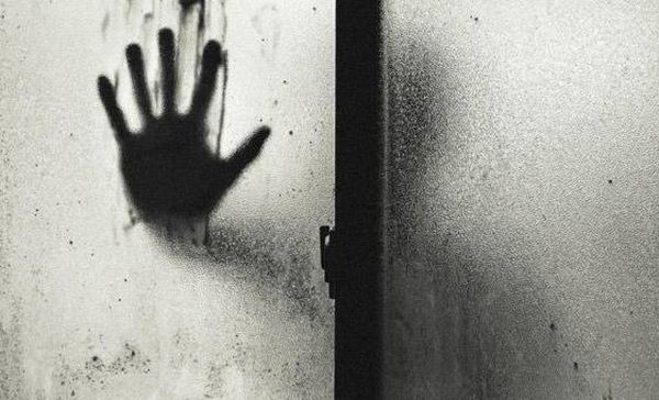 جريمة مروعة.. بسبب حبيبها ابنة الـ15 عامًا قتلت والدها بوحشية!