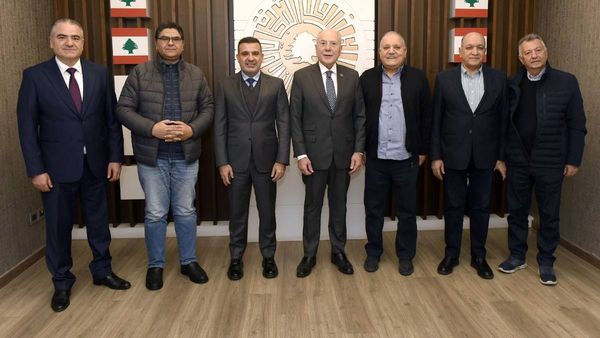 دبوسي بحث مع المدير العام للتنظيم المدني

في التخطيط العمراني والرؤية التنموية الشاملة