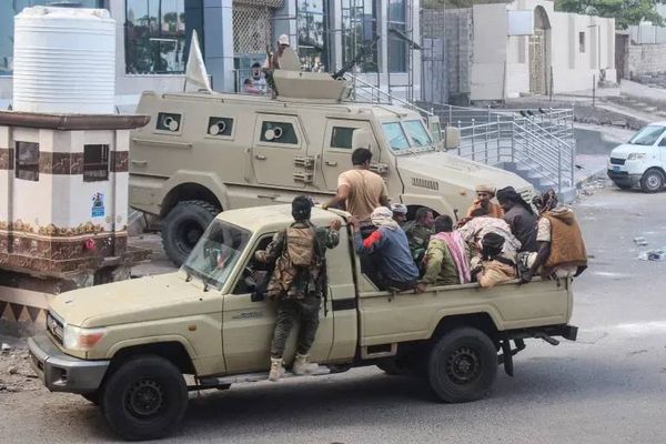 قوات الحكومة اليمنية في عدن: قواتنا تخوض اشتباكات عنيفة في قطاع الكدحة غربي تعز
