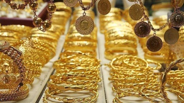 أسعار الذهب تشهد ارتفاعاً طفيفاً مع بداية التعاملات الصباحية