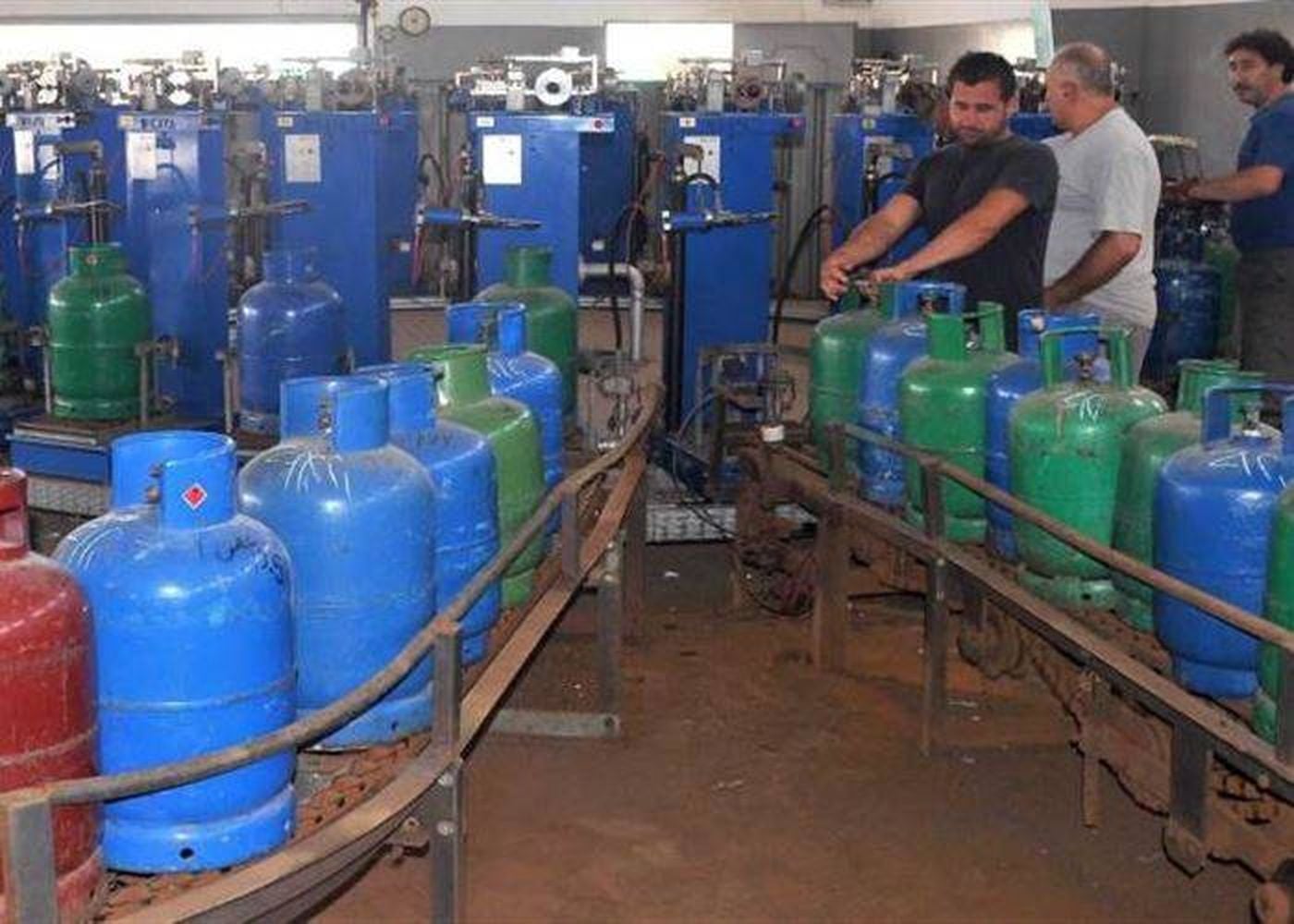 شركات تعبئة الغاز لم تفتح أبوابها اليوم.. والسبب؟