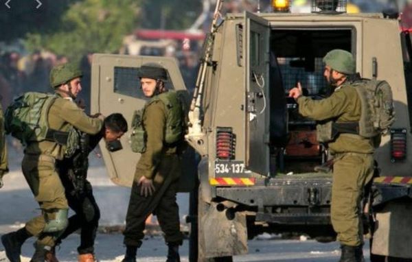 إصابة فلسطيني خلال اقتحام قوات الإحتلال مخيم عسكر الجديد شرق نابلس