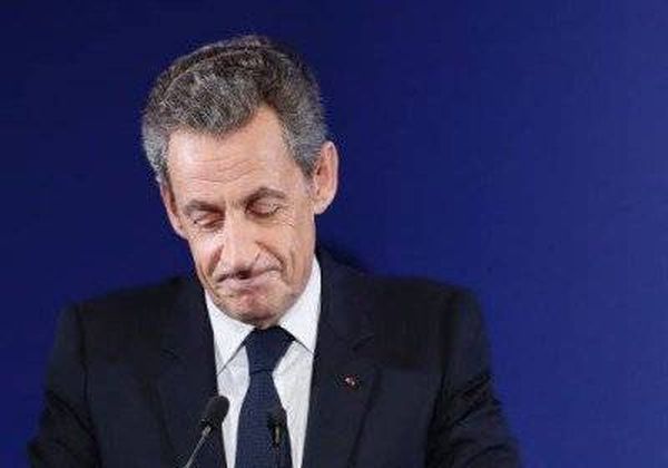لا اسف على هزيمة ساركوزي في الانتخابات التمهيدية للرئاسة واعتزاله العمل السياسي.. انه عقاب رباني لجرائمه وسفكه لدماء الليبيين وتهجيرهم وتدمير دولتهم.. ونحن في انتظار المزيد
