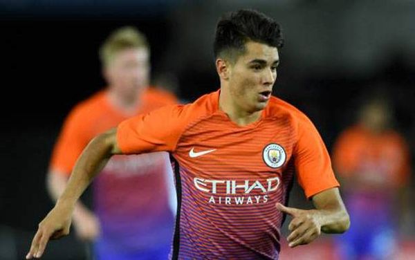 بعد تقديم ابراهيم دياز

صحف إسبانيا تبرز صفقة برشلونة

ونسخة ريال مدريد الأسوأ