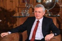الموفد القطري يعود مُجدداً الى بيروت... مُحاولة أخيرة قبل الإحالة الى الرياض!
بين بكركي وحارة حريك... لقاء ورسالة و<عروض مُغرية»... والشيخ قاسم يردّ!
هل يُكمل فرنجية السباق الانتخابي أو ينسحب بعد الأعياد؟