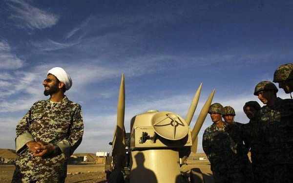 ايران: مستعدون لتوقيع معاهدات عسكرية مع دول الخليج