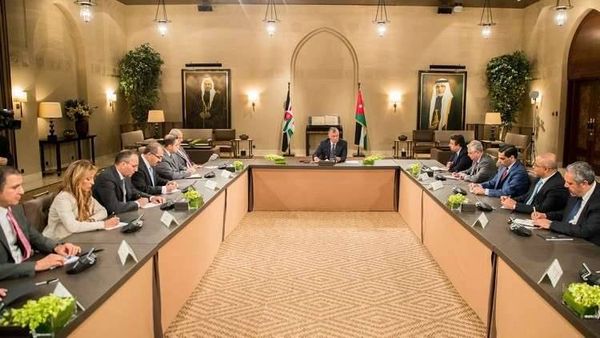 العاهل الأردني: نحن أمام مفترق طرق، إما توفير حياة كريمة للشعب أو الدخول بالمجهول