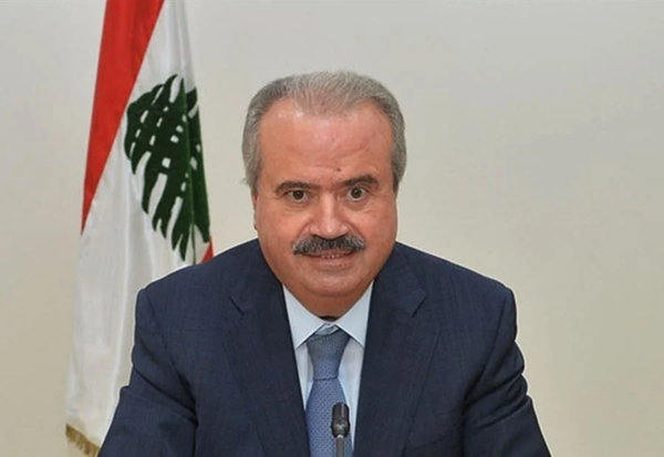 وزير المال يصدر قرارين يتعلقان بالضرائب والرسوم