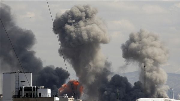 شهيدان بينهما طفل في قصف "إسرائيلي" وسط قطاع غزة