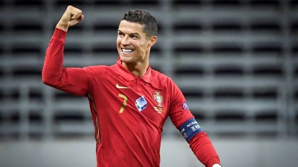 استبعاد رونالدو وكيليني من التشكيلة المثالية لليورو
